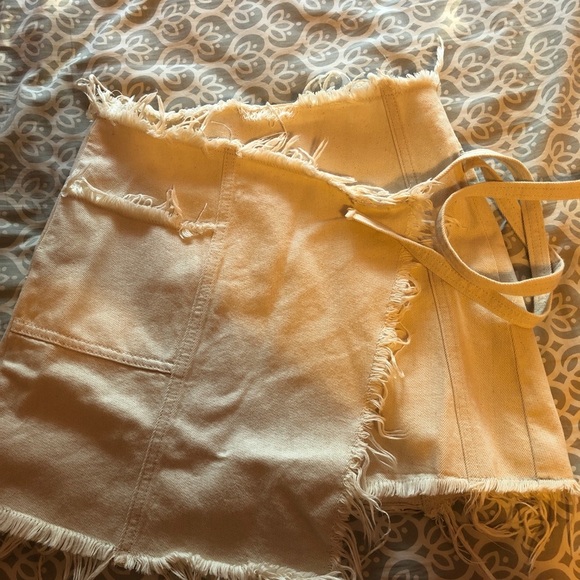 Urban Outfitters skirt - Picture 3 of 3